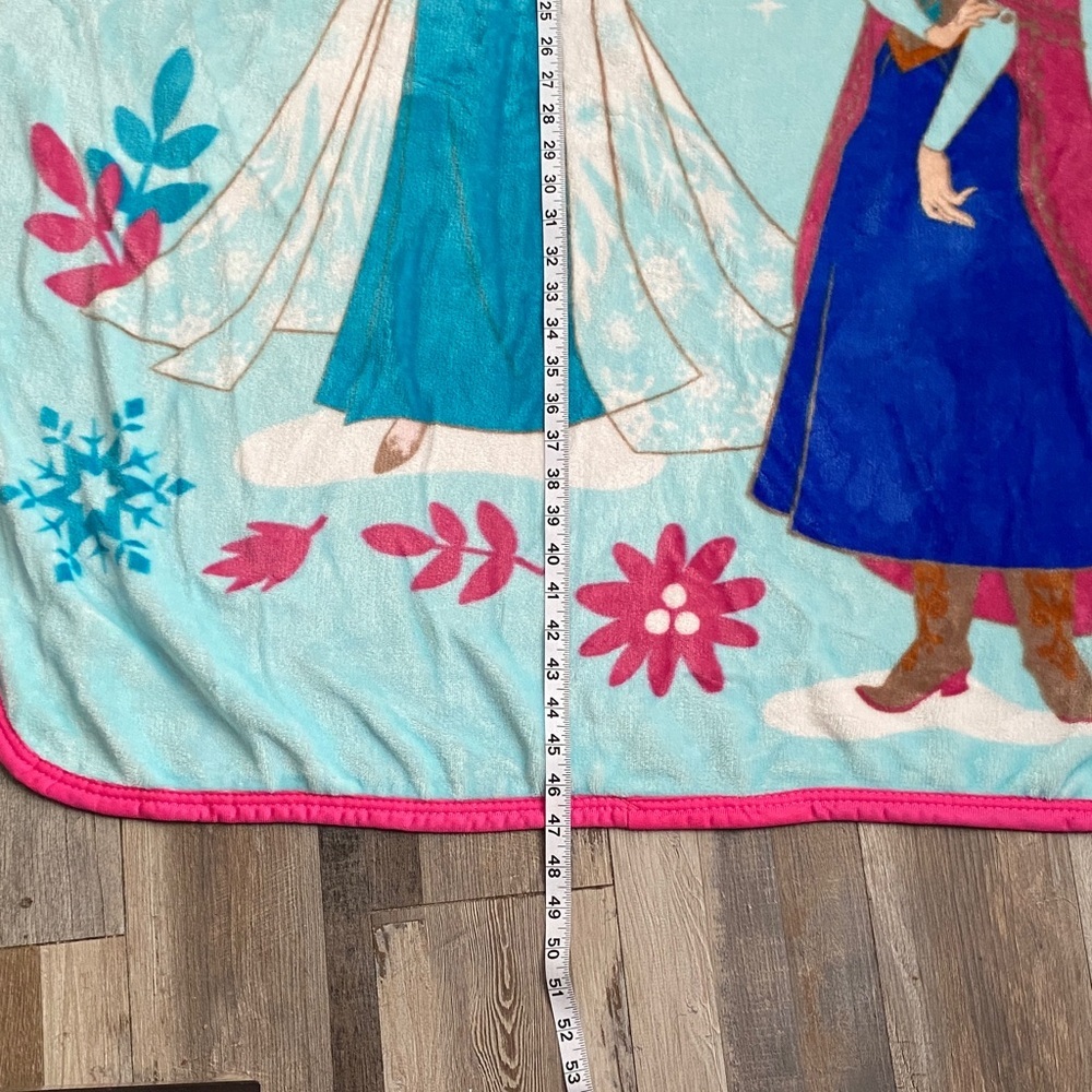 Disney Frozen Throw Blanket with Blue and Pink Accents - Picture 11 of 13